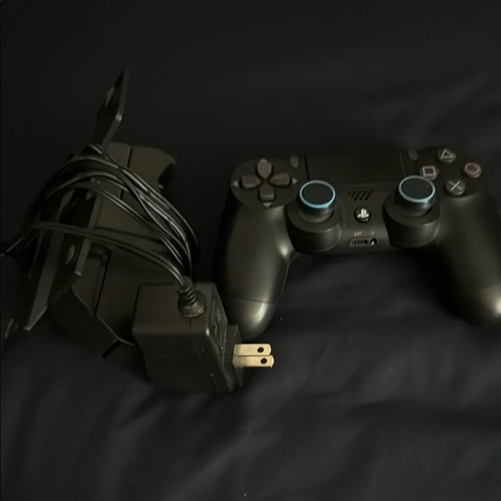 PS4 controller and charging dock